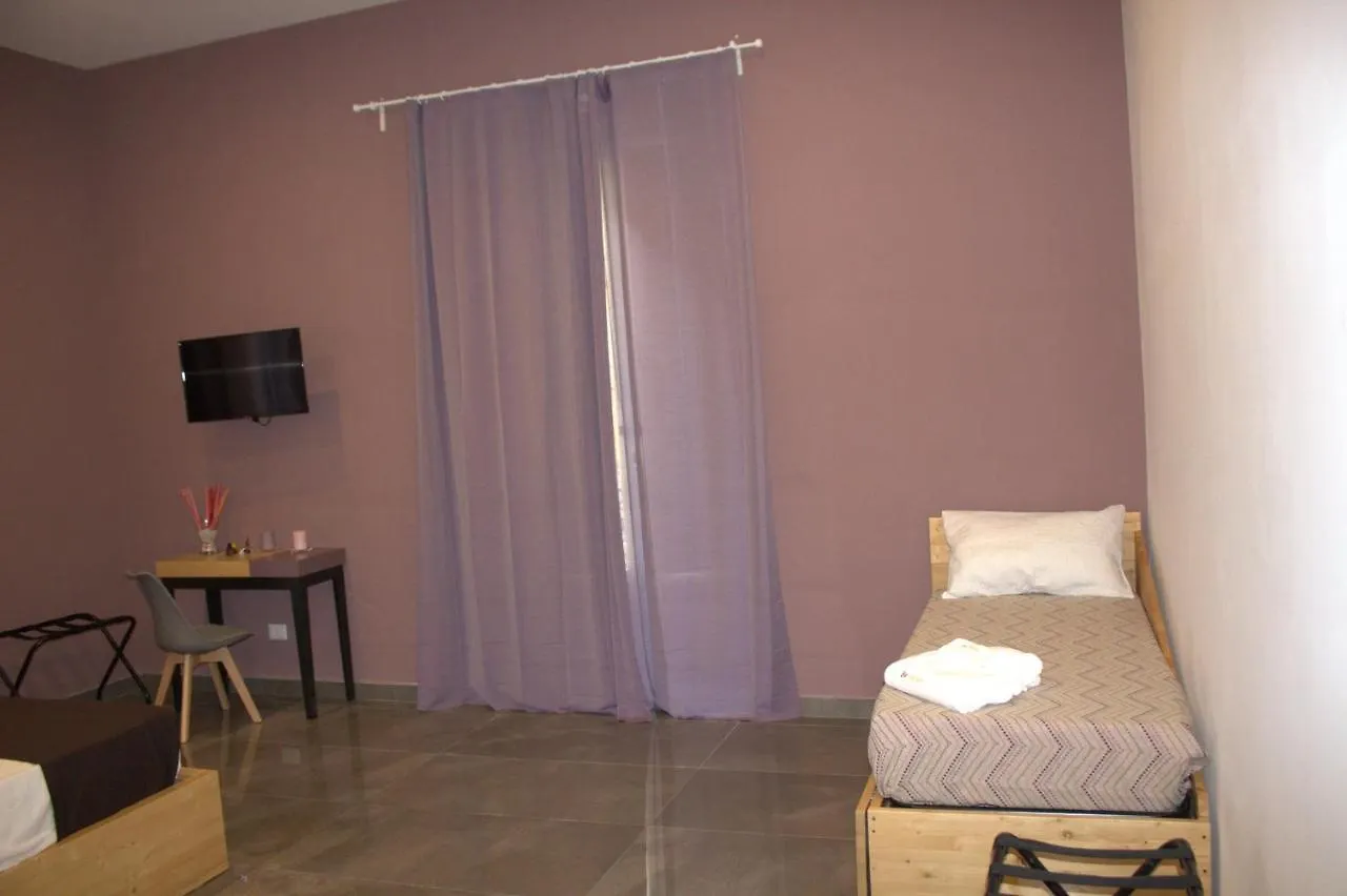 Be Italian Room Bovio 23 Naples 2*,  Italy