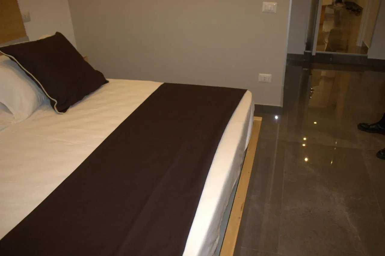 Be Italian Room Bovio 23 Naples