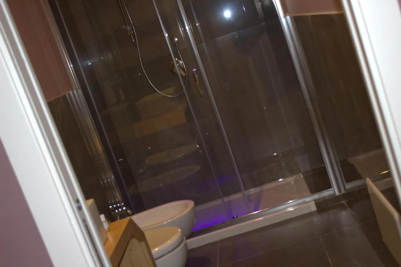 Be Italian Room Bovio 23 Naples Guest house
