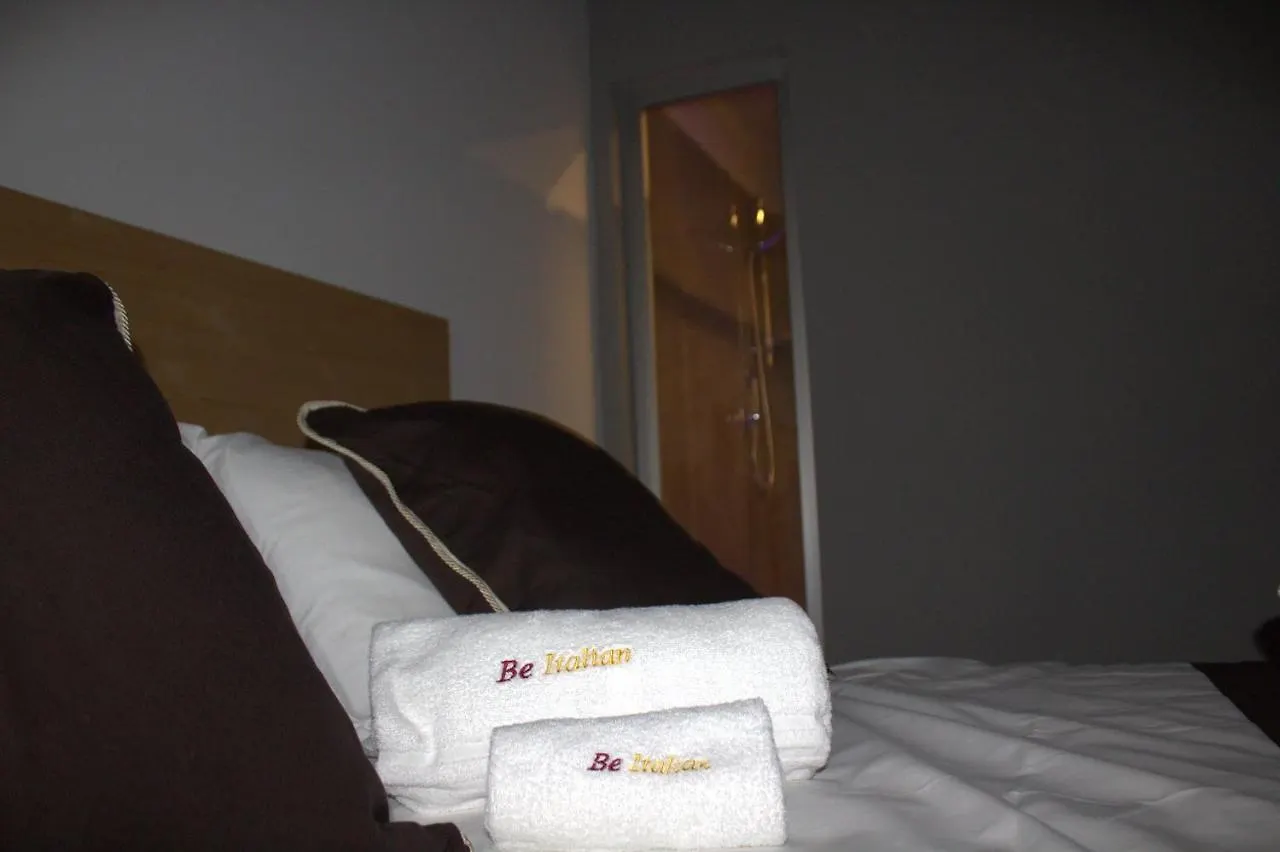Guest house Be Italian Room Bovio 23 Naples